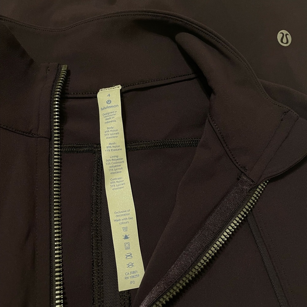 Lululemon Sleek Essentials Jacket Boysenberry Size 4 - Picture 8 of 9